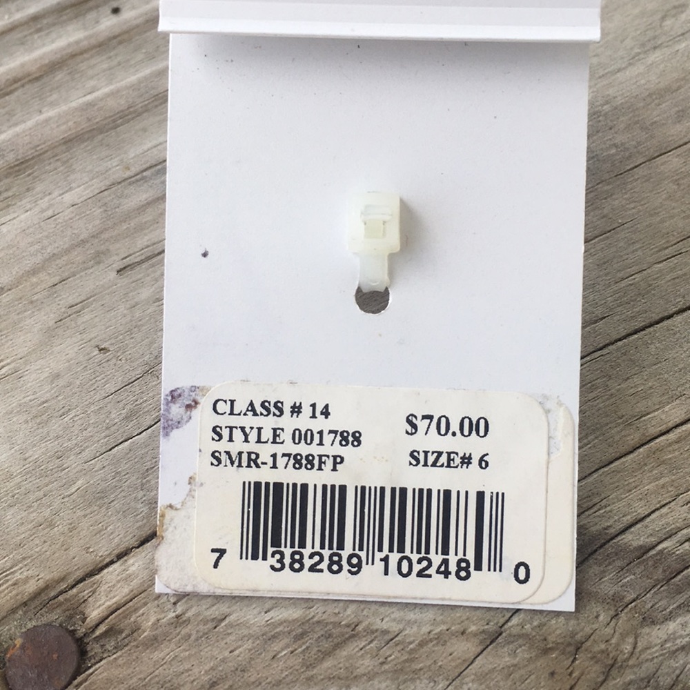 Lord & Taylor ring - Picture 2 of 2